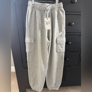 Women’s Nike Gray Cargo Sweatpants NWT Size XS